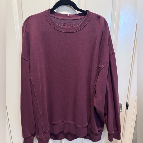 American Eagle Outfitters Tops - American Eagle Maroon sweatshirt size Large